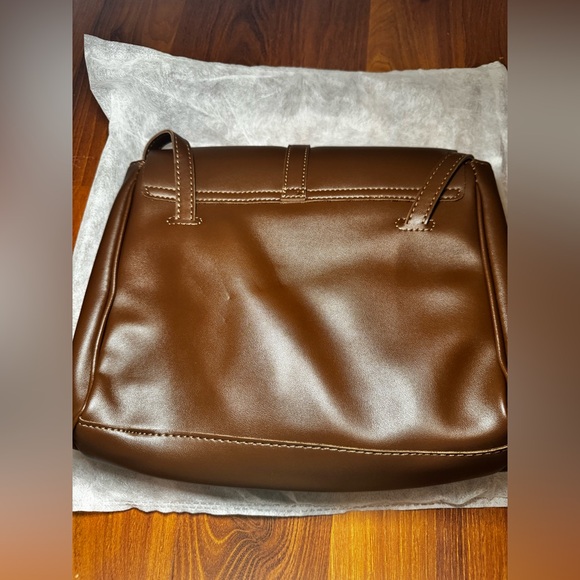 Elegant Brown Faux Leather Shoulder Handbag - Picture 3 of 4